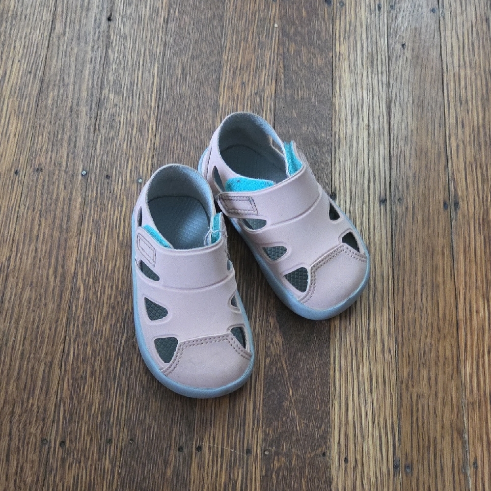 Ten Little Everyday Sandals, Size 4.5
